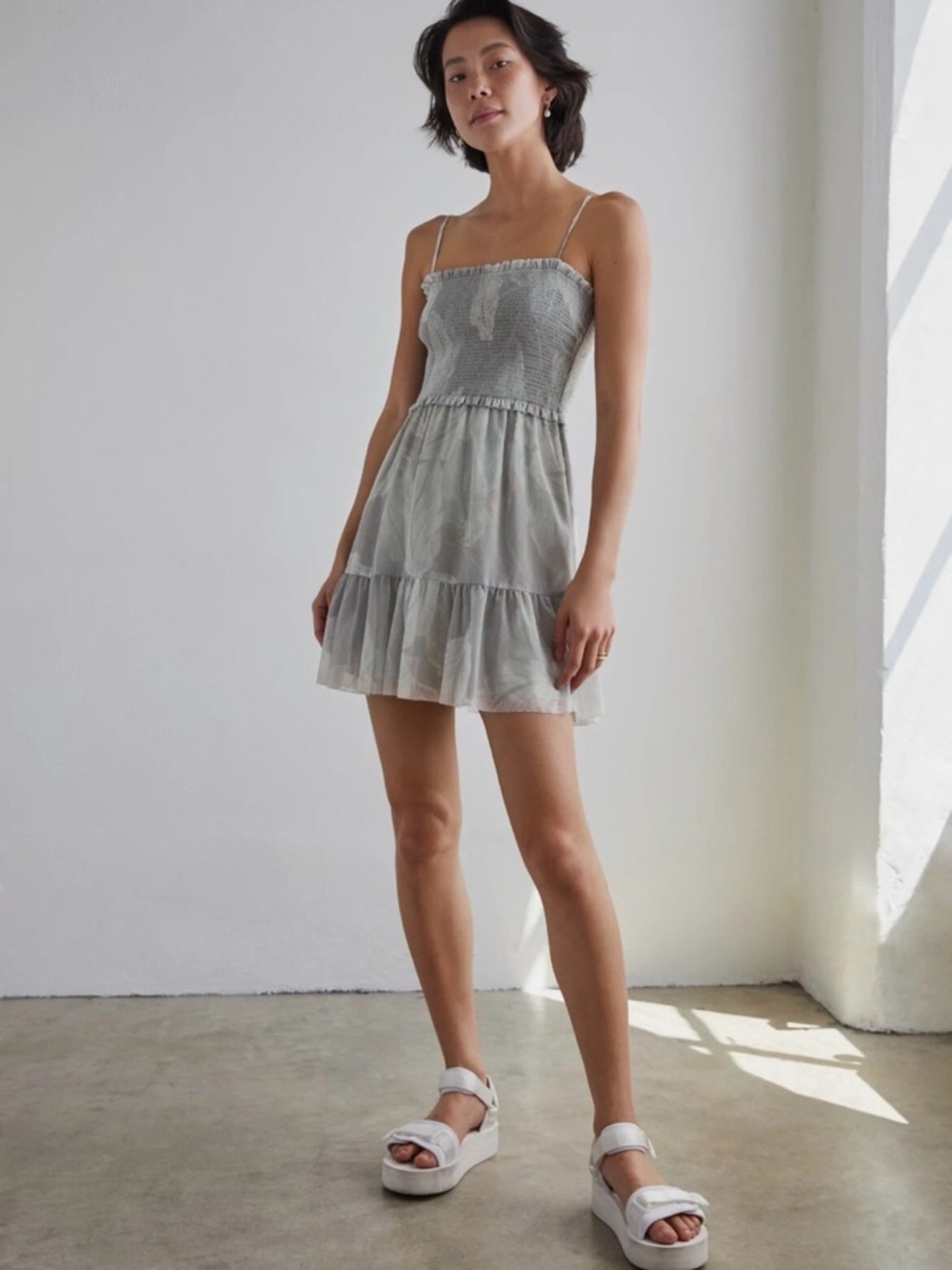 WILFRED Aritzia Catamaran Smocked Gray Mini DRESS size S